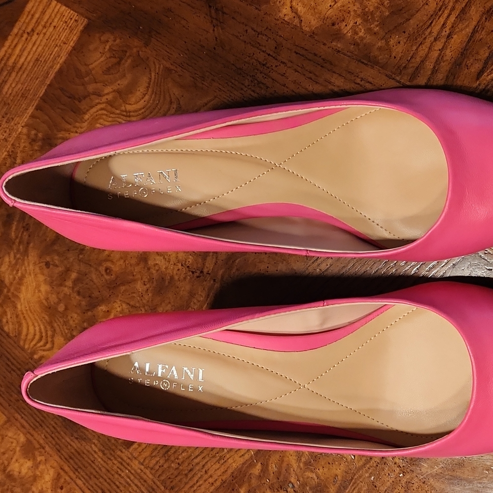 Brand New, Never worn Alfani Step n Flex Hot Pink Heels - Picture 3 of 7